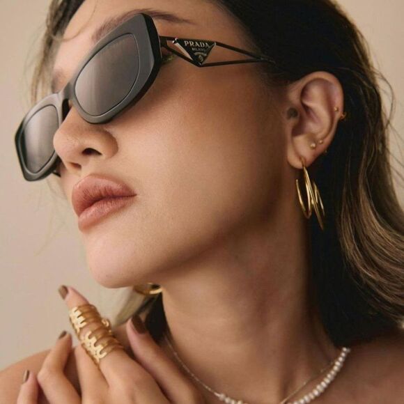 NEW Prada PR14YS 1AB5S0 Black Dark Grey Rectangle Women Sunglasses - Picture 1 of 15